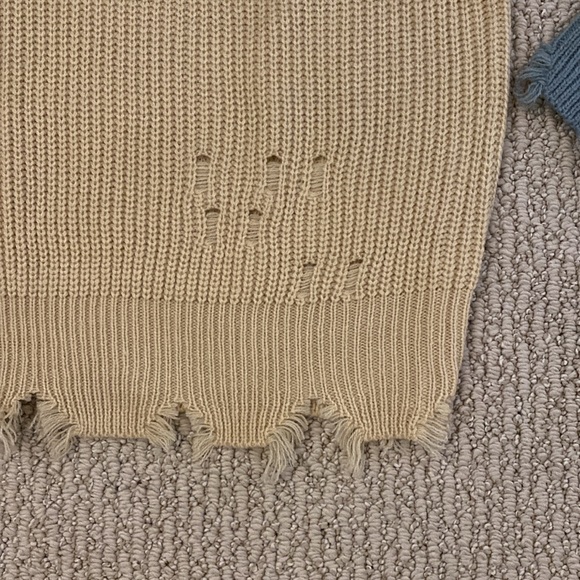 Daytrip Sweater - Picture 4 of 5